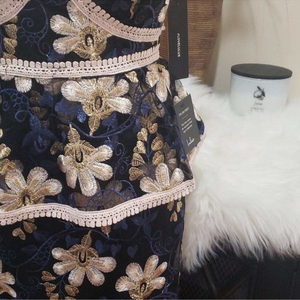 NWT Lulu's Floral Embroidered Dress - Size Small - Picture 3 of 12